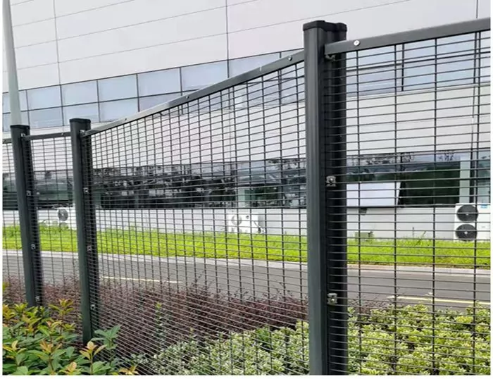 Metal Post Fence